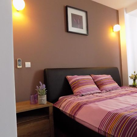 Colosseum Residence Bukares Bagian luar foto