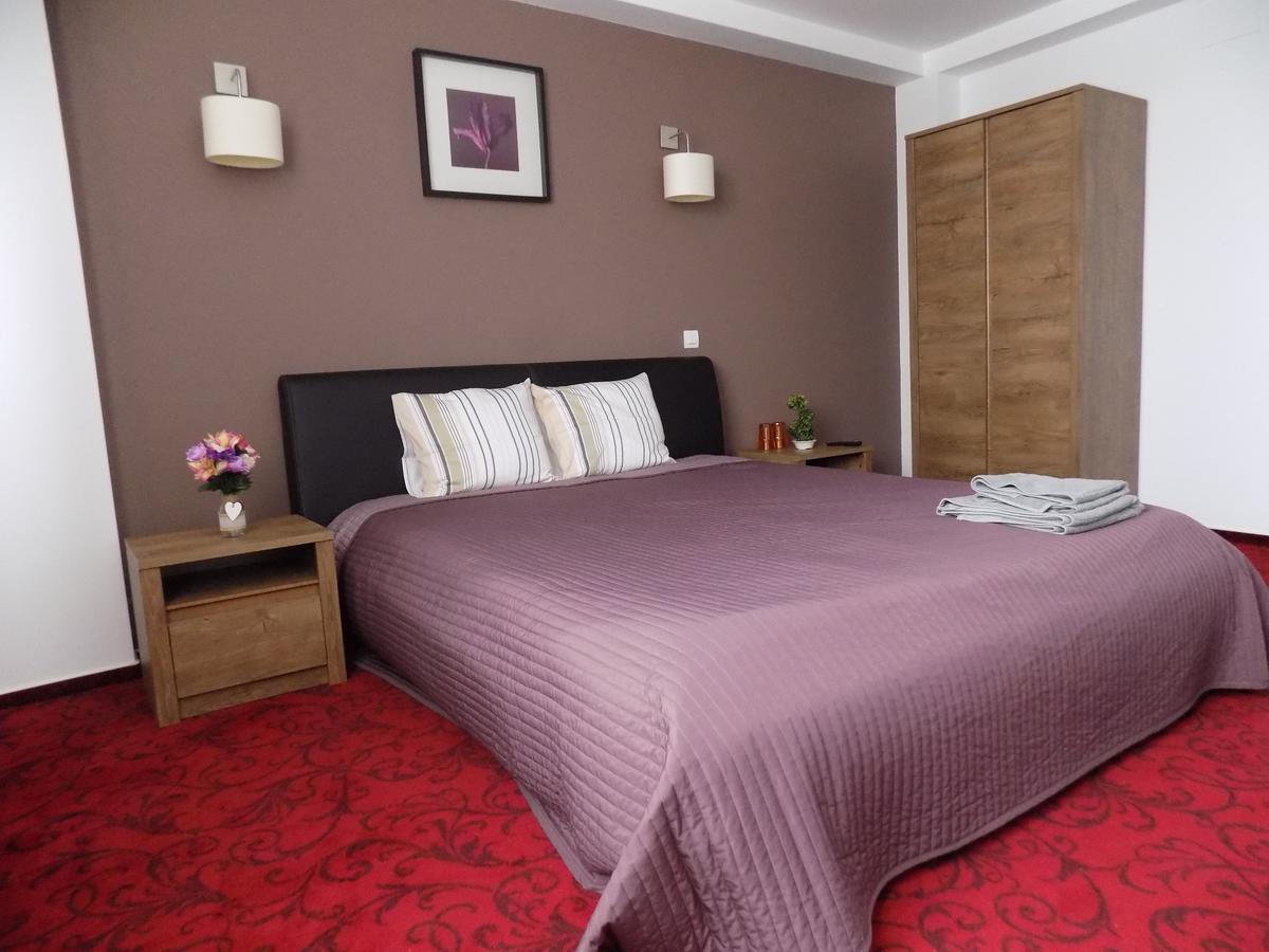 Colosseum Residence Bukares Bagian luar foto