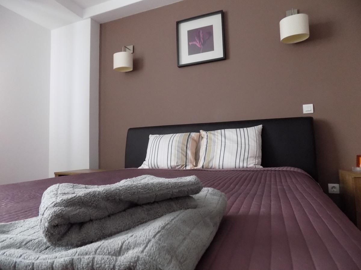 Colosseum Residence Bukares Bagian luar foto