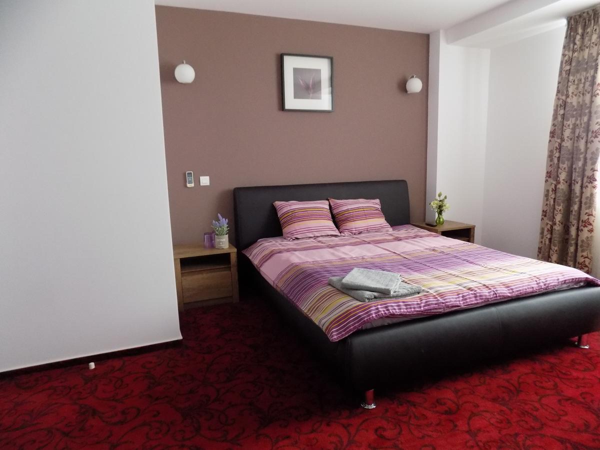 Colosseum Residence Bukares Bagian luar foto