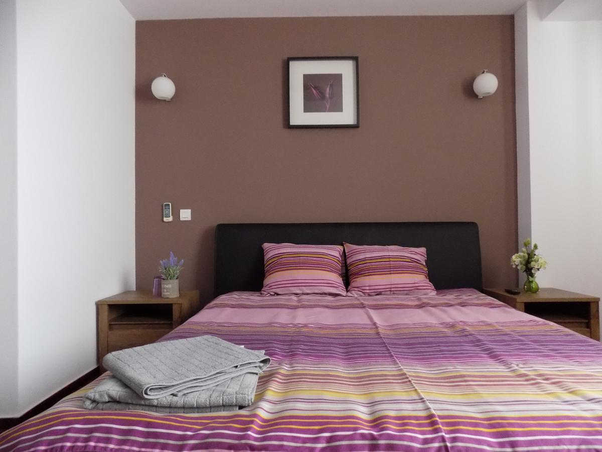 Colosseum Residence Bukares Bagian luar foto